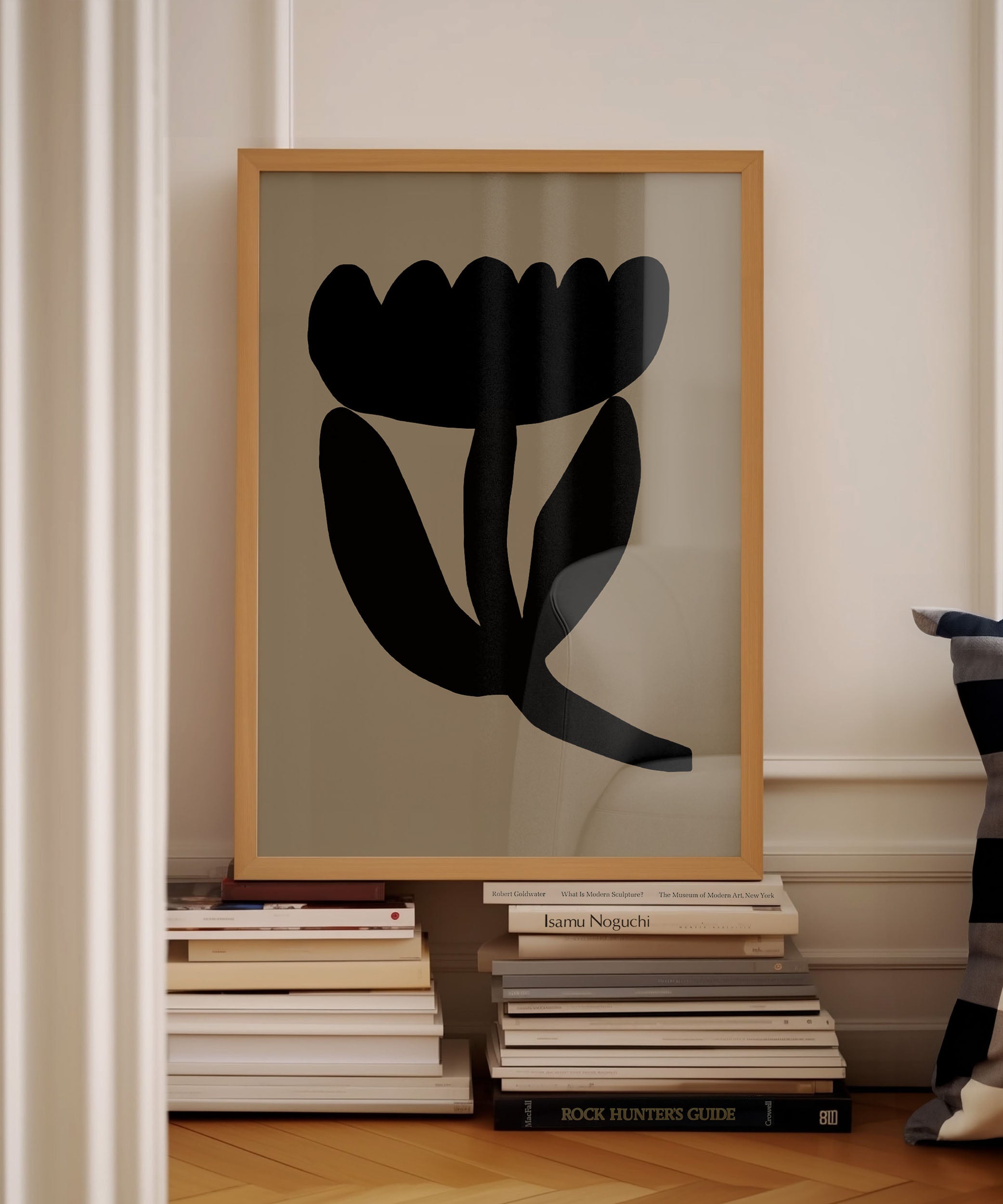 Minimalist abstract flower line art, modern wall decor with a soft floral aesthetic.