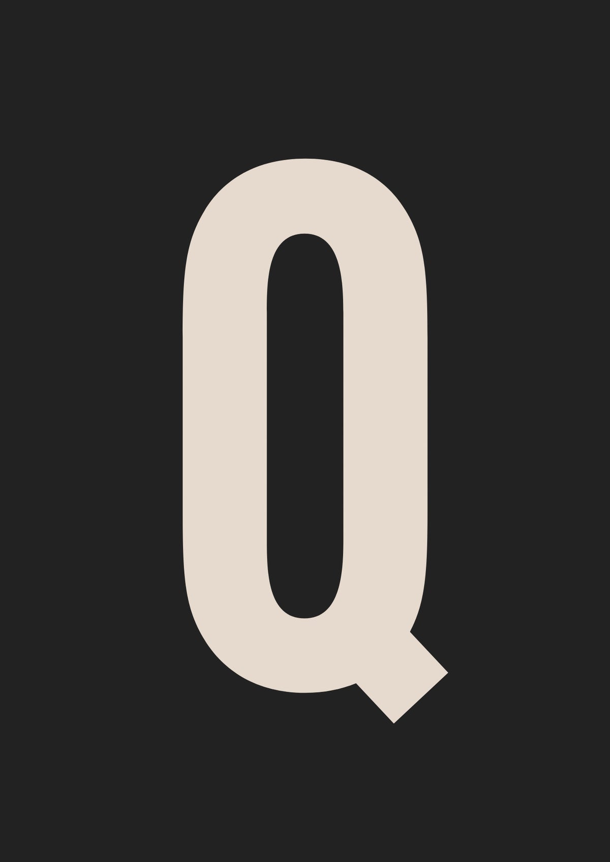 Retro Letter Q Black