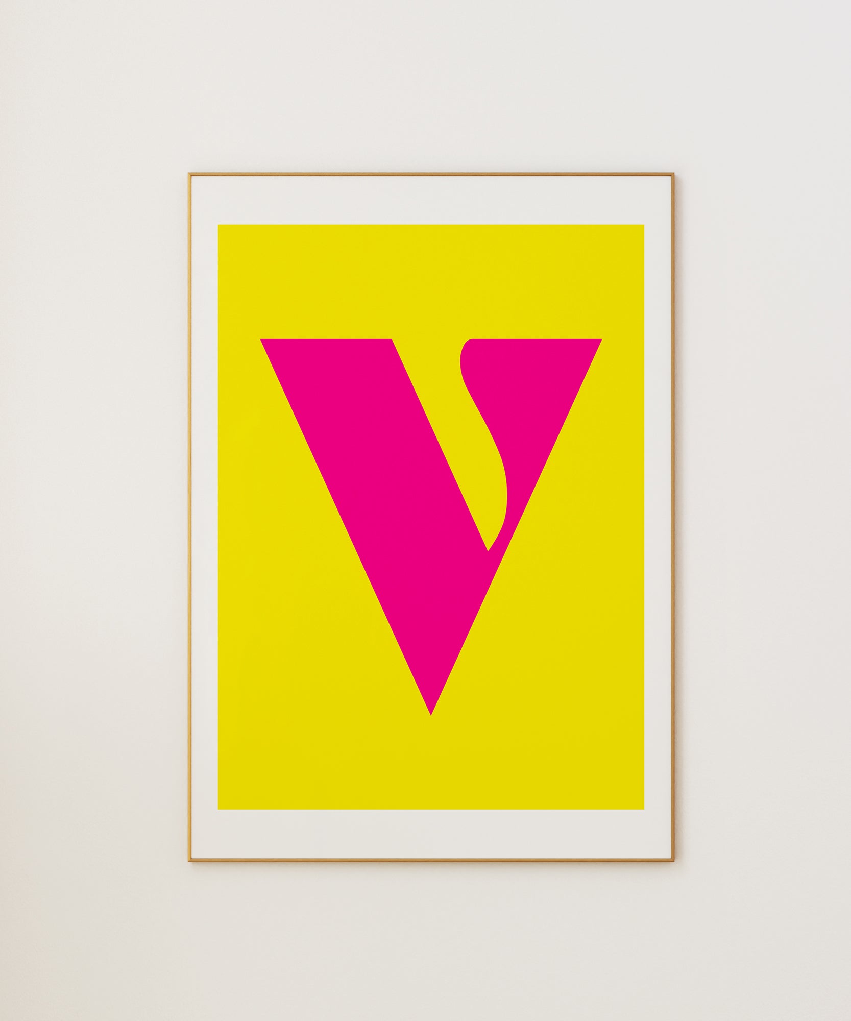 Chic 'V LETTER' initial print, modern wall decor for a personalized aesthetic style.