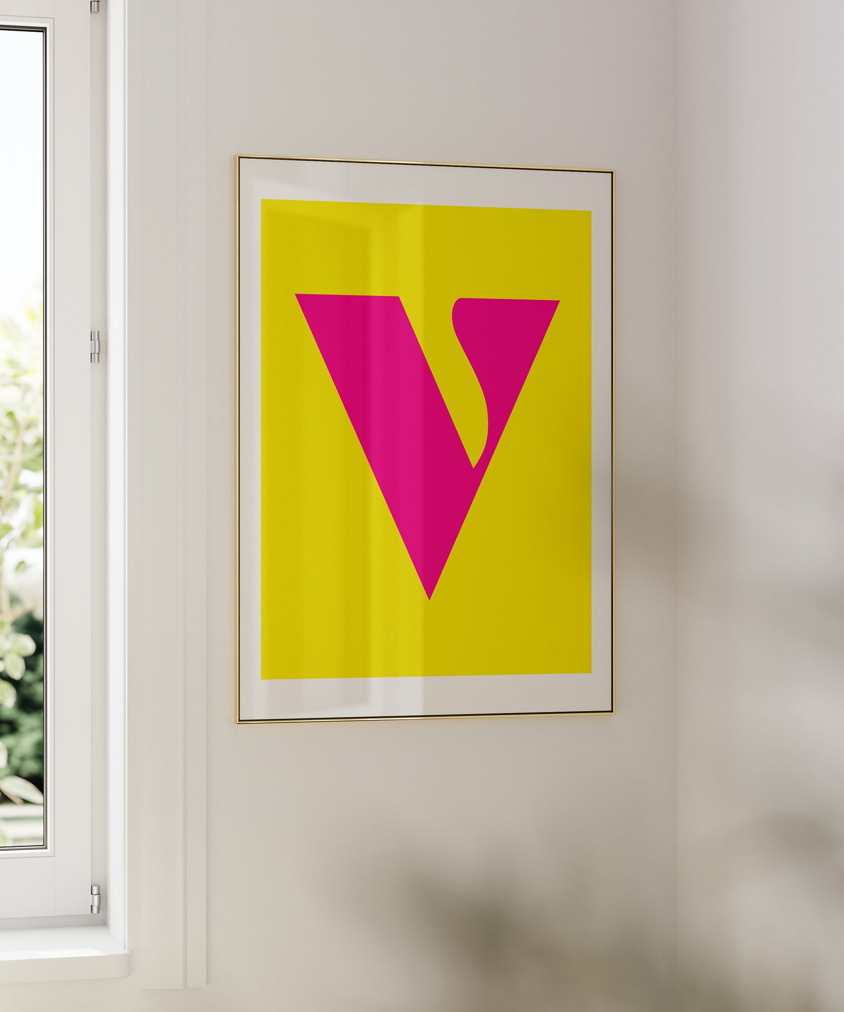 Chic 'V LETTER' initial print, modern wall decor for a personalized aesthetic style.